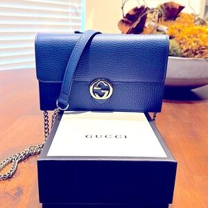NWT Gucci Interlocking GG Wallet On a Chain/Crossbody Bag